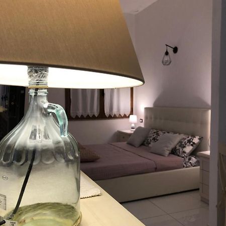 Elegante Monolocale Al Centro Del Paese Apartment Теулада Екстериор снимка