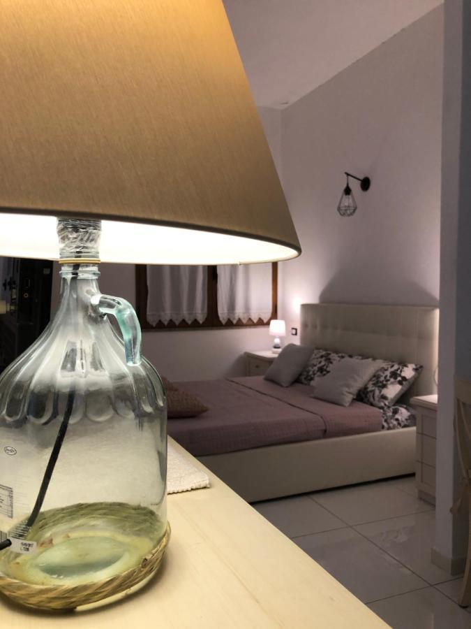 Elegante Monolocale Al Centro Del Paese Apartment Теулада Екстериор снимка