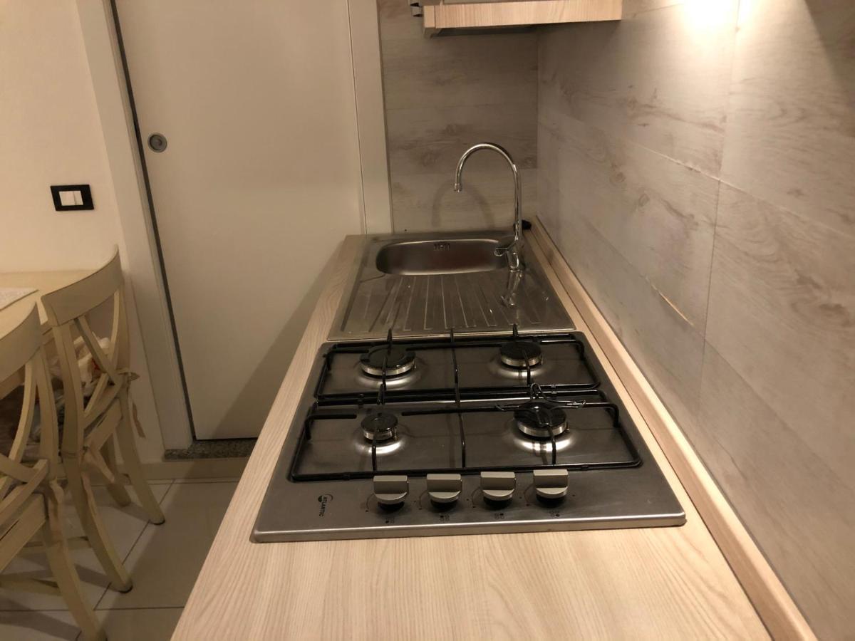 Elegante Monolocale Al Centro Del Paese Apartment Теулада Екстериор снимка