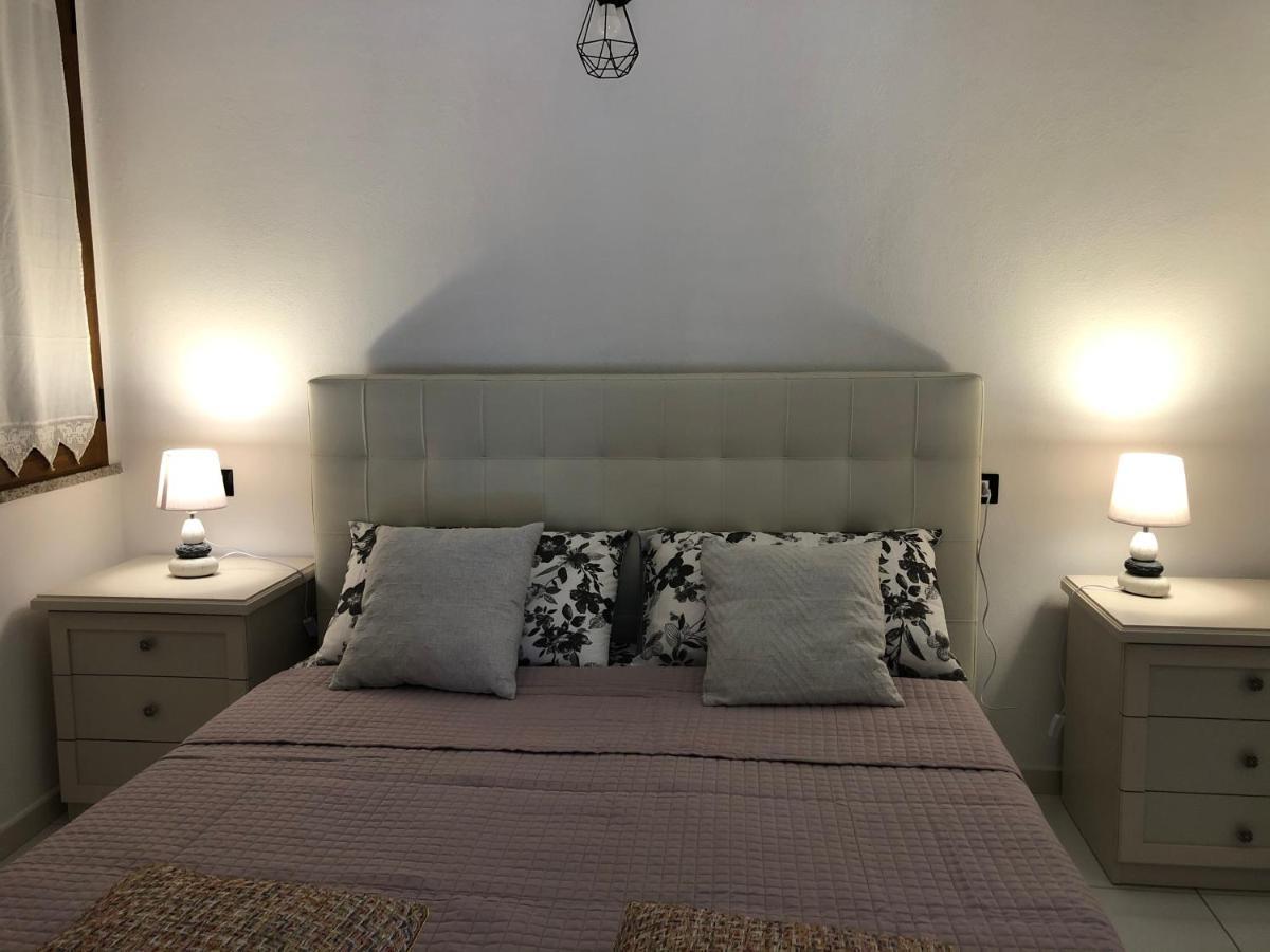 Elegante Monolocale Al Centro Del Paese Apartment Теулада Екстериор снимка