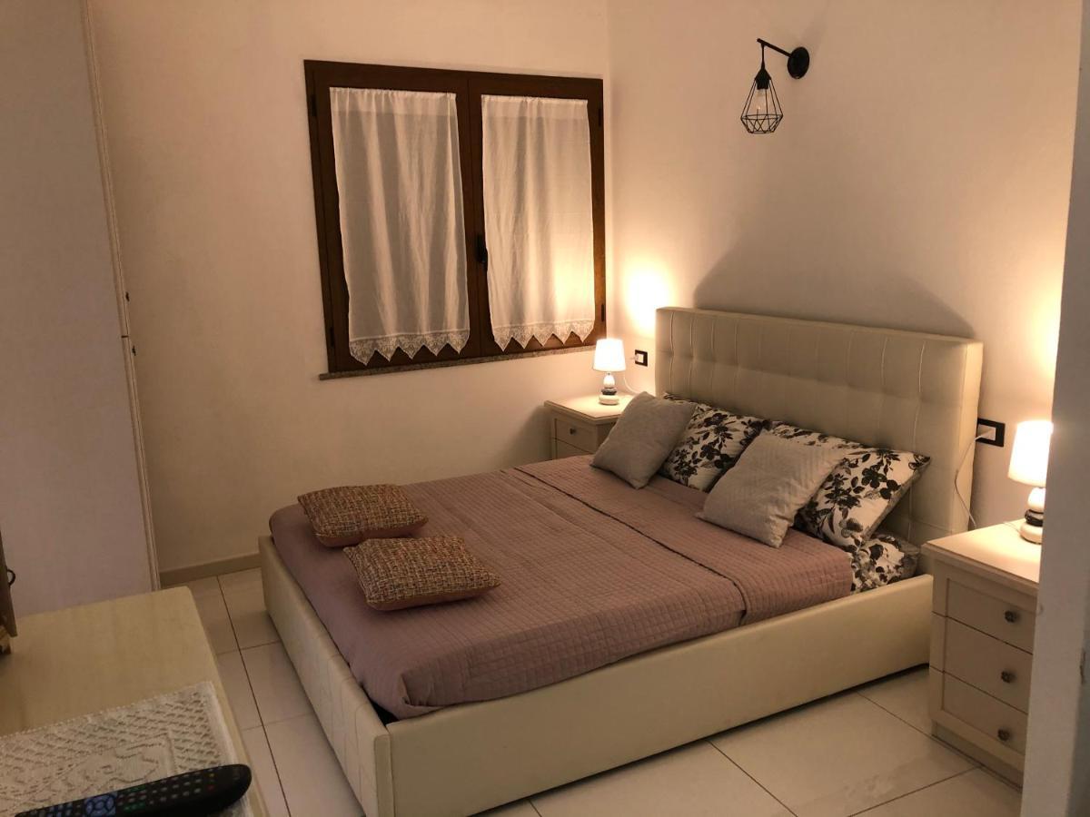 Elegante Monolocale Al Centro Del Paese Apartment Теулада Екстериор снимка