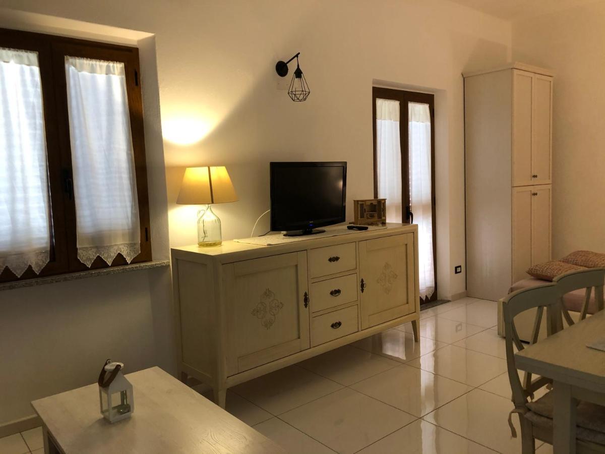 Elegante Monolocale Al Centro Del Paese Apartment Теулада Екстериор снимка